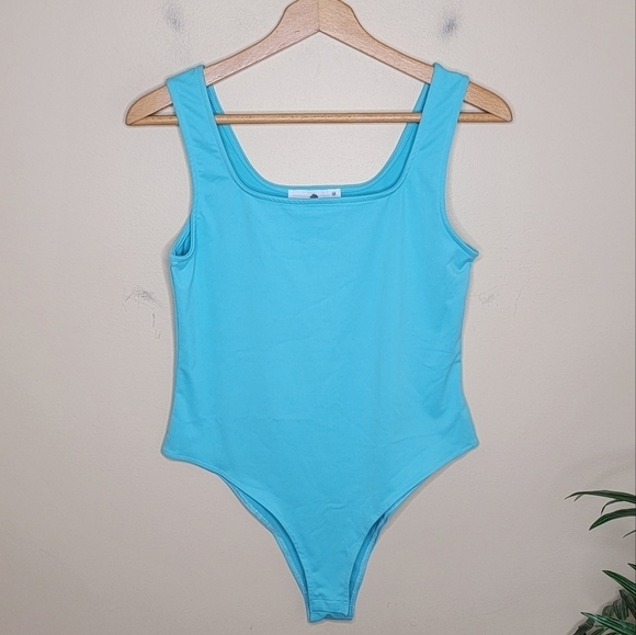 Everyday Chic Boutique | Turquoise Square Neck Bodysuit Tank Size Medium - Picture 1 of 5